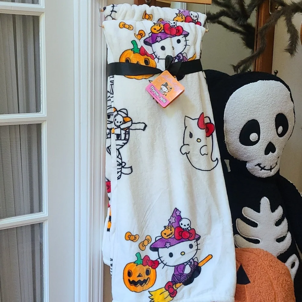 Hello Kitty Blanket Set Of 2 🎃